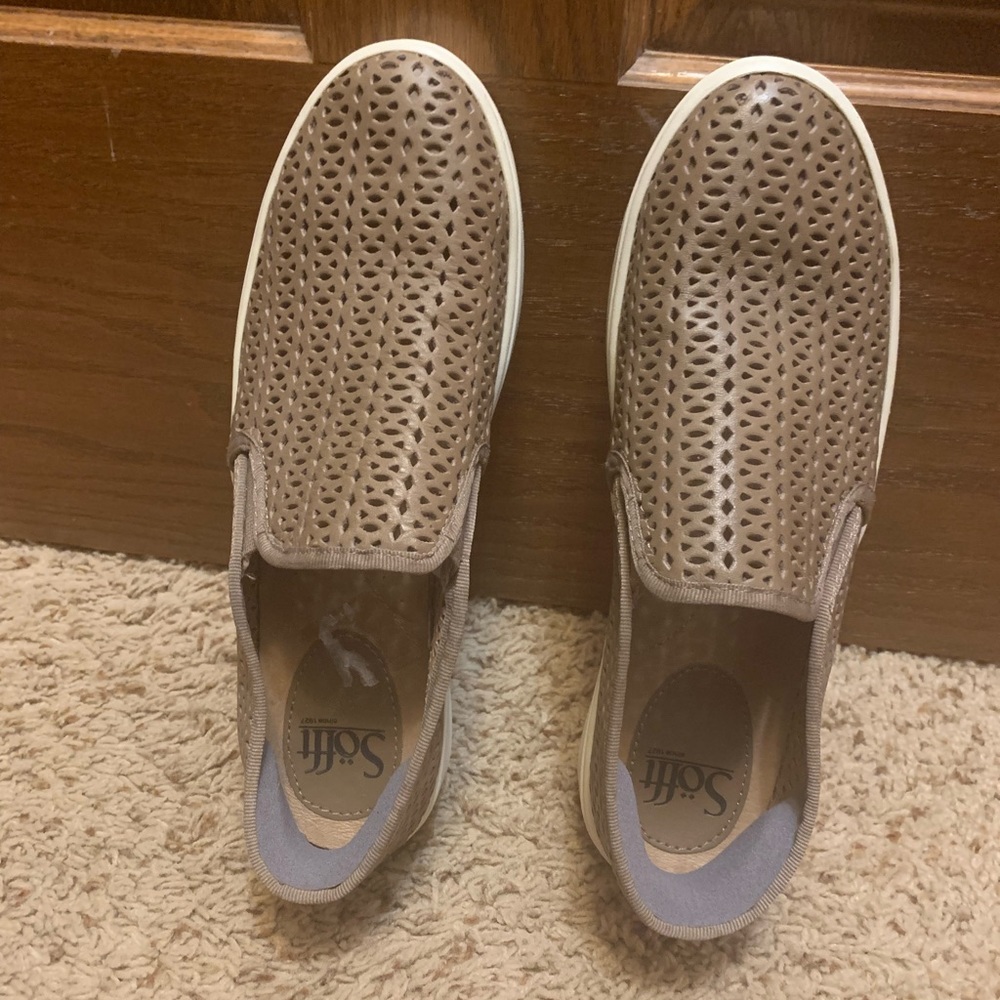 Like new Sofft slip ons